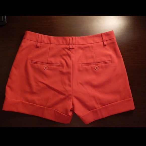 Red shorts - Picture 4 of 5